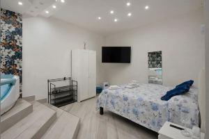 Casa Giulia near piazza plebiscito, Неаполь