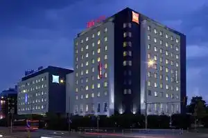 ibis Warszawa West Station, Варшава