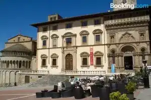 Residenza FRA le Torri - Charme & Art Gallery Home, Ареццо