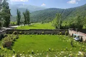 Cozy modern Villa in Dilijan with beautiful garden&fascinating view on mountain, Дилижан