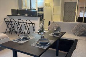 2 Rooms within walking distance of the sea, Сен-Лоран-дю-Вар