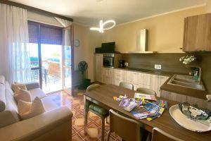 Brand new apartment Arancia with swimming pool and huge balcony 250 meters from the lake, Тосколано-Мадерно