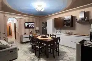 Independent house, Скафати