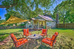 Historic Branson Cottage 7 Mi to Table Rock Lake!, Брэнсон