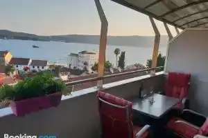 VB Apartmani, Тиват