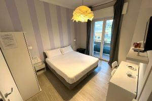 F Rooms, Неаполь