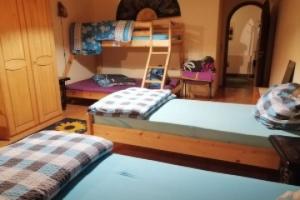 Quiet basement apartment courtyard sauna mini gym & table football, Ноймаркт-ин-дер-Оберпфальц