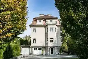 up to 16 pax, BBQ, sunbeds, bikes, close to ski areas, lake region and town, Зальцбург