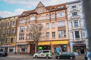 Stylish 148sqm apartment for 9 people with 4 bedrooms, 2 parking spaces, Магдебург