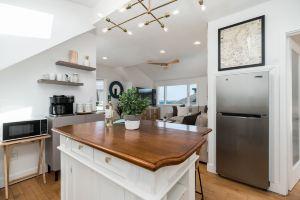 C by the Sea - Ocean View Penthouse, Глочестер