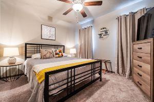 A Tailgate Retreat - 2 Blocks from Kyle Field!, Колледж-Стейшен