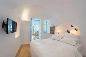Ananda Suites, Фиростефани