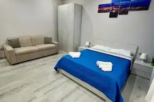 Punto House, Неаполь