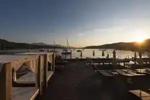 Appartement Direkt am Wörthersee mit Privatstrand und Reserviertem Parkplatz, Пёрчах