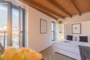Luini 7 in Como with 2 Bedrooms and 1 Bathrooms, Комо
