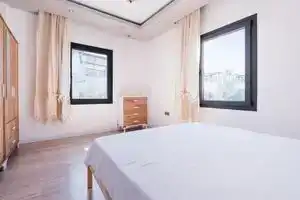 Chic Flat w Balcony 3 Min to Beach in Bodrum, Бодрум