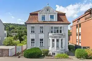 Charysma: natural oasis | harmonious | balcony | 5 min walk to old town centre, Хамельн