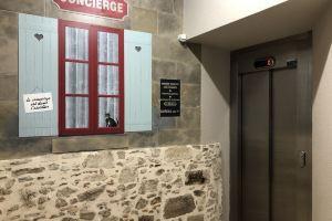 Charming T3 in the heart of town with parking, Лимож