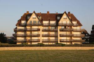 Deauville magnificent seafront 80M2, Довиль
