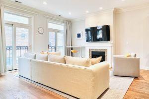 Beautiful Downtown 3BR with Free Parking, Чикаго