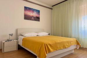 Familienfreundliche Ferienwohnung im Zentrum von Krk mit Klimaanlage, Крк