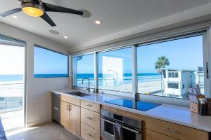 Panoramic Ocean Views and Beach Equipment Provided - Stunning Coastal Haven, Сан-Диего