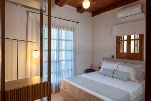 Villa in Panormo with Private Pool & Beach Nearby, Панормос