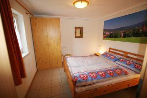 3 - star apartment in a fantastic, quiet location, with 2 bedrooms, Цвизель