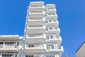 Sanders Arch - Inviting 1-Bdr Apt w Balcony, Салоники