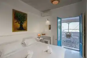 Nevma Suites, Фира