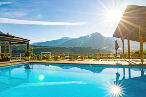 Bio & Wellnesshotel Pazeider - Healing Garden above Meran, Мерано
