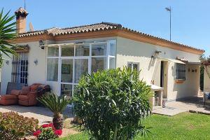 Wohlfühl- Ferienhaus mit Großem Garten und Pool, Санкти-Петри