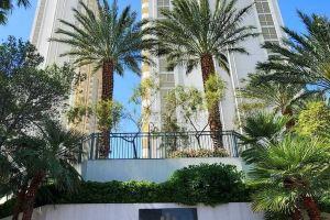Amazing!! F1 & Strip View-MGM Balcony 1 Bedroom 2Bath Free Valet! No Resort Fees, Лас-Вегас