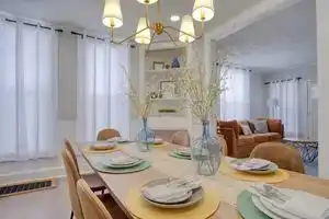 Huge Downtown 4bd/2 Bath Home!, Индианаполис