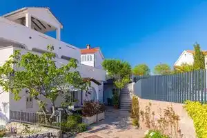 Top floor Apartment LiJan °4 with Heated  Pool & sea view, Крк