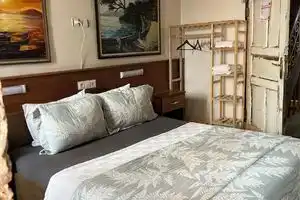 Sekercigiller Konuk Evi, Айвалык