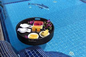 Luxury Four Bed Villa Jasmine, Infinity Pool, Full Staff , Chef and Breakfasts, Ката