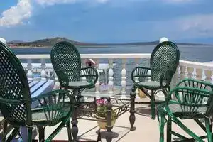 Gunes Pension, Айвалык