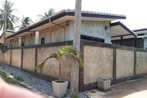 The Beach House Bungalows, Пак Нам Пран