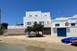 Milos AquaBliss Beachfront Villas, Аполлония