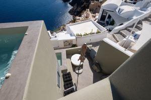 SantorOia Luxury Suites, Ия