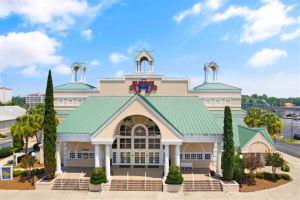 Ocean Views and Resort Pools - Beautiful Family Haven, Миртл Бич