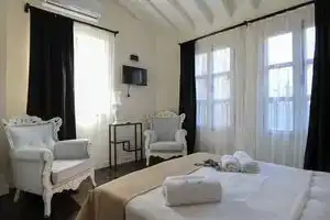 Lilla Maria Guesthouse, Айвалык