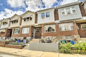 South Philly Townhome 3 Mi to Center City, Филадельфия
