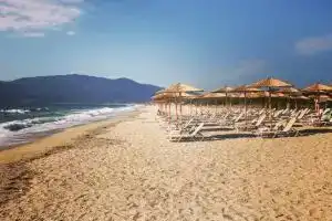 Sea Pearl Luxury Apartments, Неа-Врасна