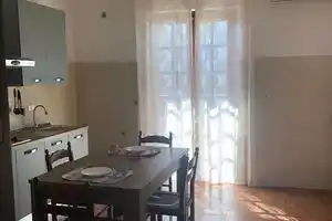 Apartment with courtyard and private parking. Pets allowed :), Мондрагоне