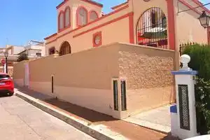 Ideal Couple, Small House with Terrace, BBQ and Area Pool, Торревьеха