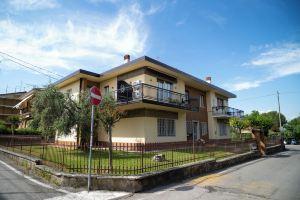 A few steps from lake garda apartment Bergamini 23 lake garda, Пескьера-дель-Гарда