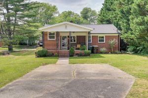 Greensboro Vacation Rental 2 Mi to Downtown!, Гринсборо