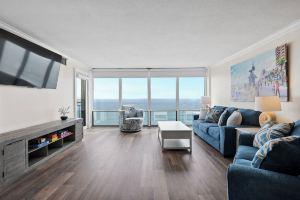 Beachfront Condo on the Boardwalk with Ocean Views, Вирджиния Бич